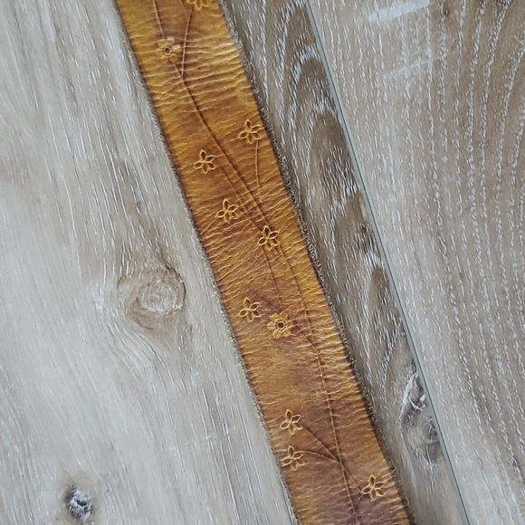 Rare Vintage 60's-70's Tooled Leather Belt - Picture 5 of 10